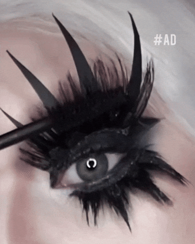Mascara violet